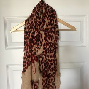 Lightweight Patterned Scarf